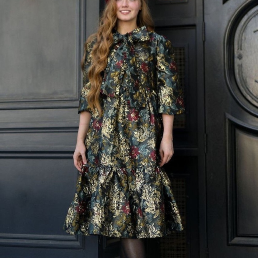 Dainty Jewells WINTER GARDENIA DRESS in XS - Picture 2 of 3